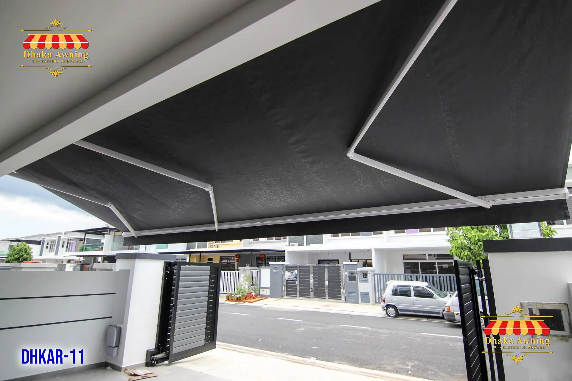 RETRACTABLE AWNING IN CITY